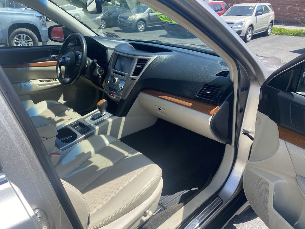 Photo 18 of this SUBARU OUTBACK
