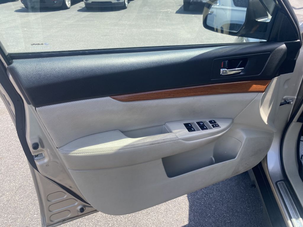 Photo 20 of this SUBARU OUTBACK
