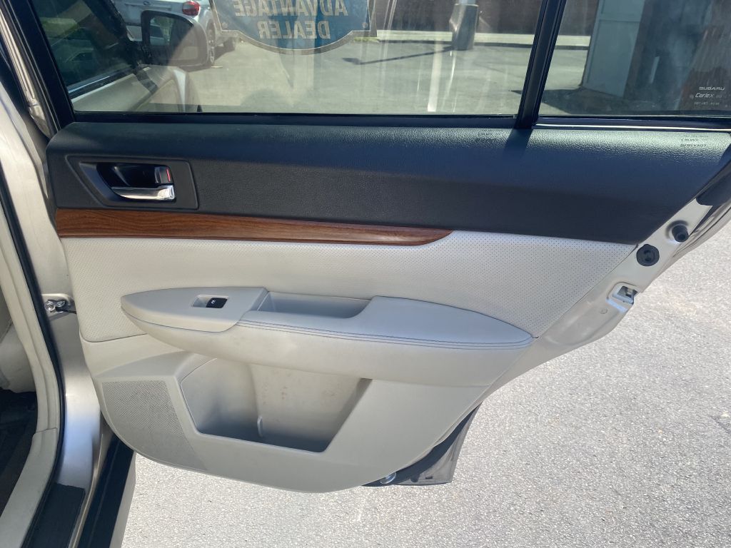 Photo 22 of this SUBARU OUTBACK