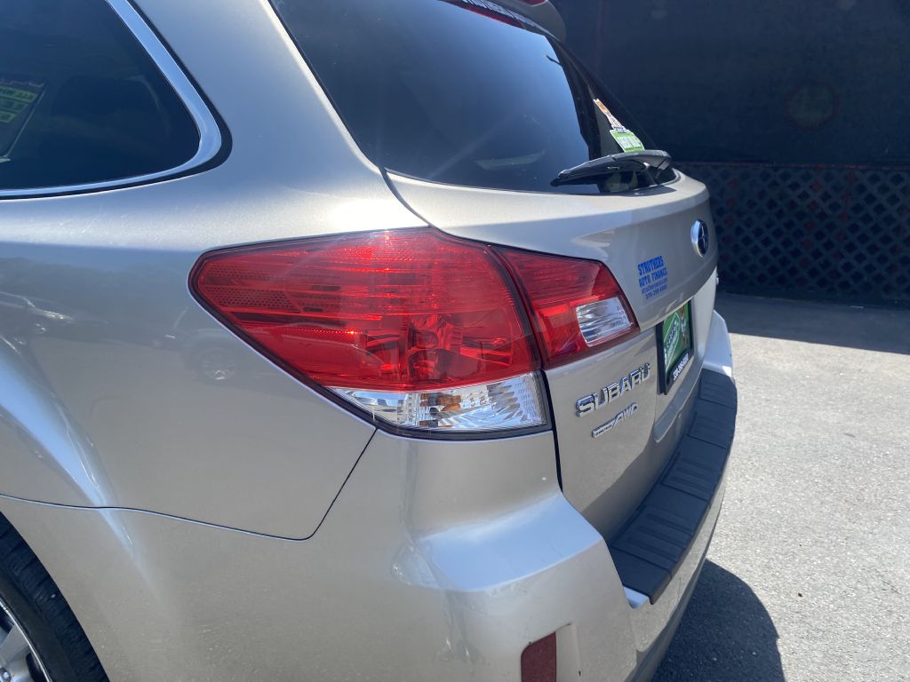 Photo 26 of this SUBARU OUTBACK
