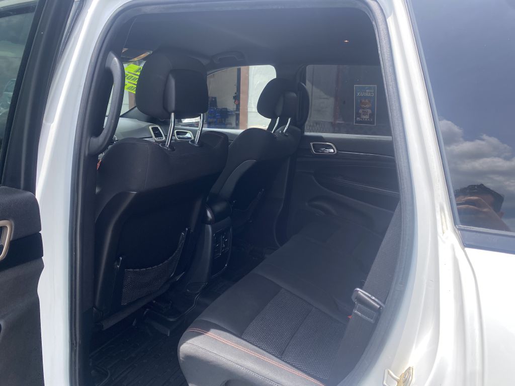 Photo 15 of this JEEP GRAND CHEROKEE
