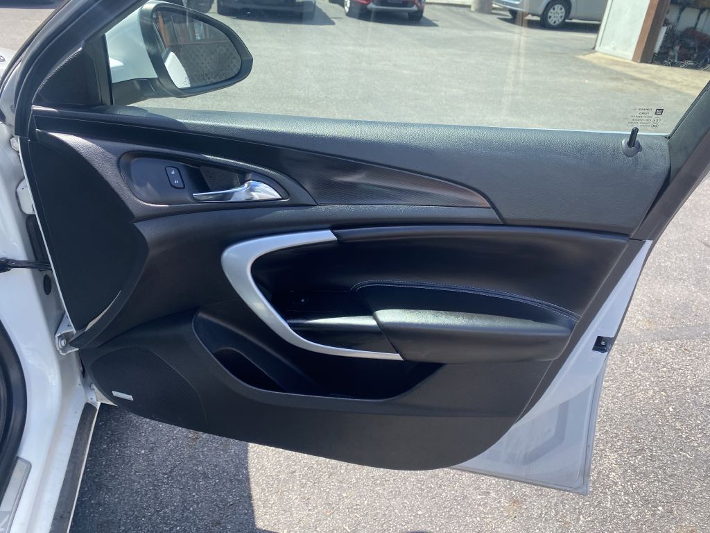 Photo 22 of this BUICK REGAL