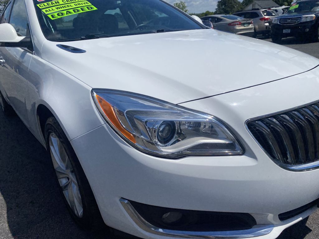 Photo 24 of this BUICK REGAL