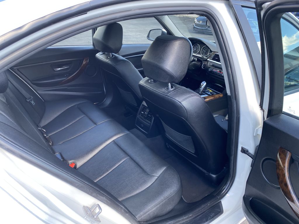Photo 16 of this BMW 328