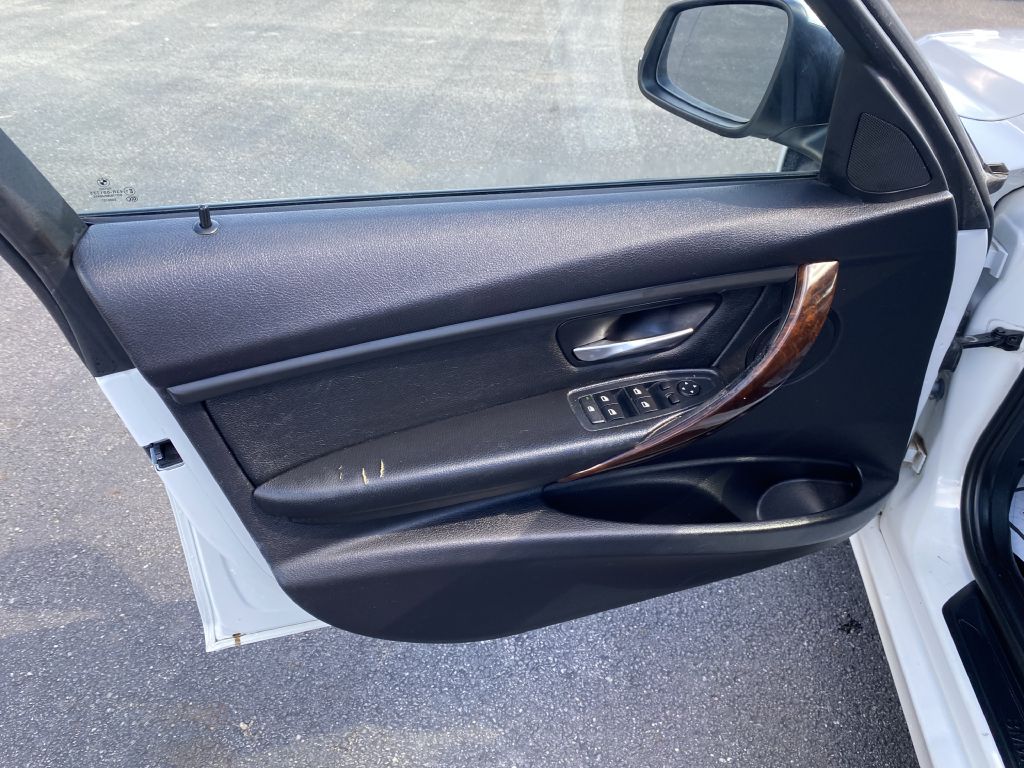 Photo 19 of this BMW 328