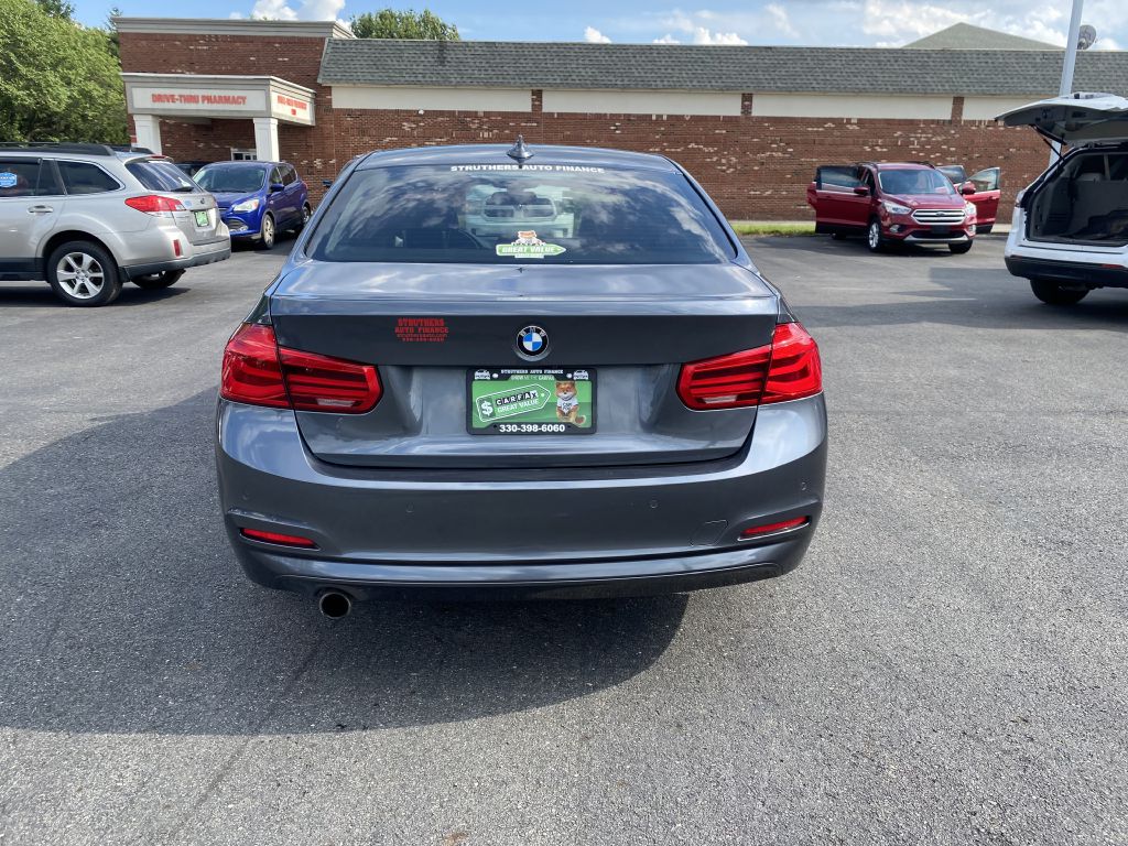 Photo 6 of this BMW 320