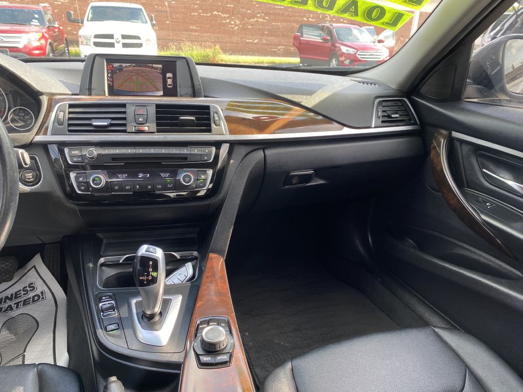 Photo 11 of this BMW 320