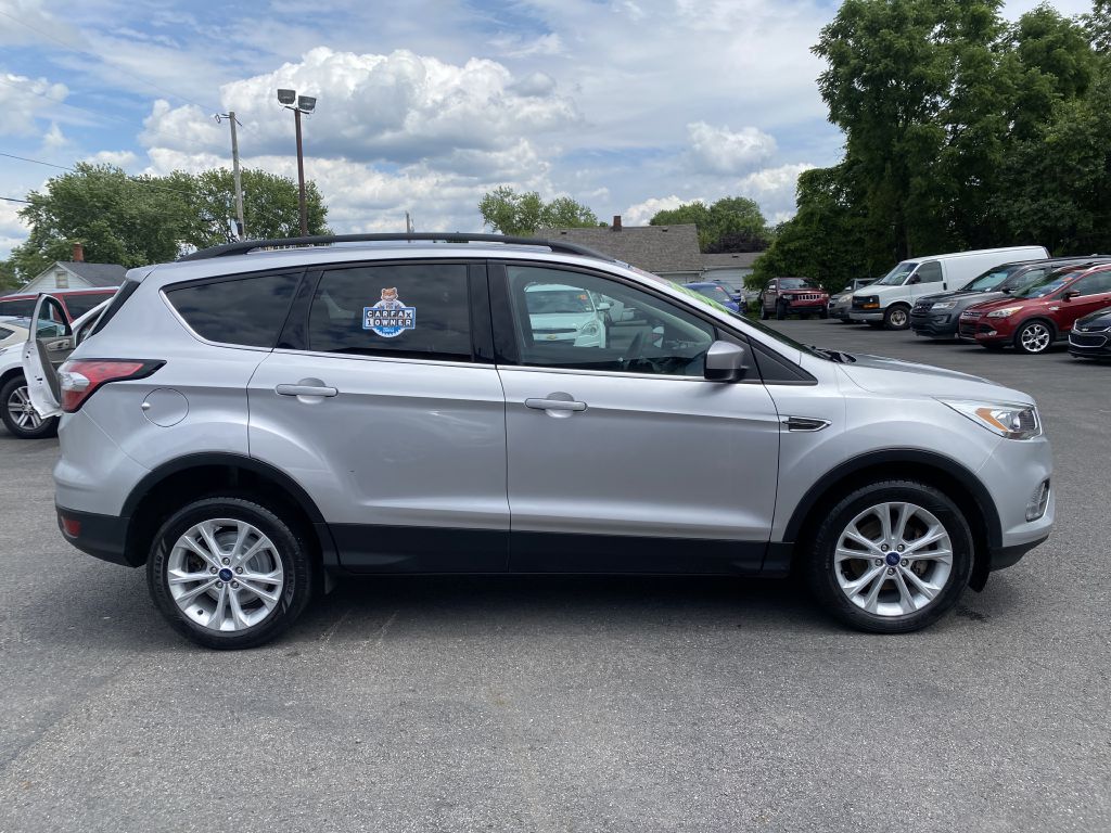 Photo 4 of this FORD ESCAPE