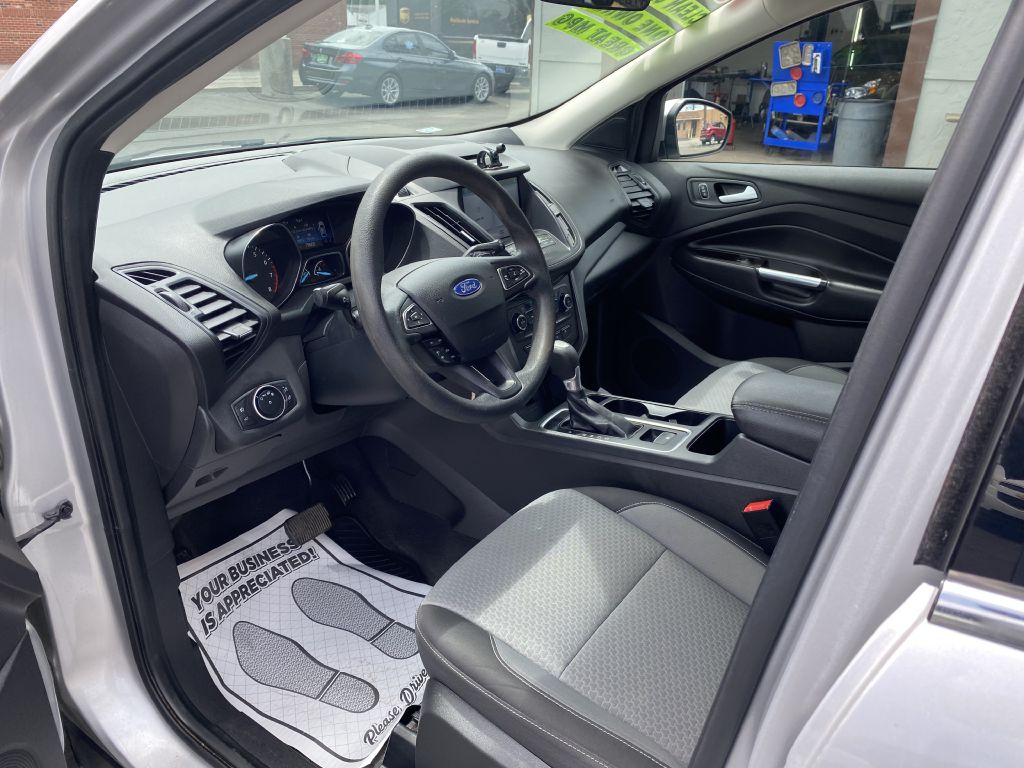 Photo 14 of this FORD ESCAPE