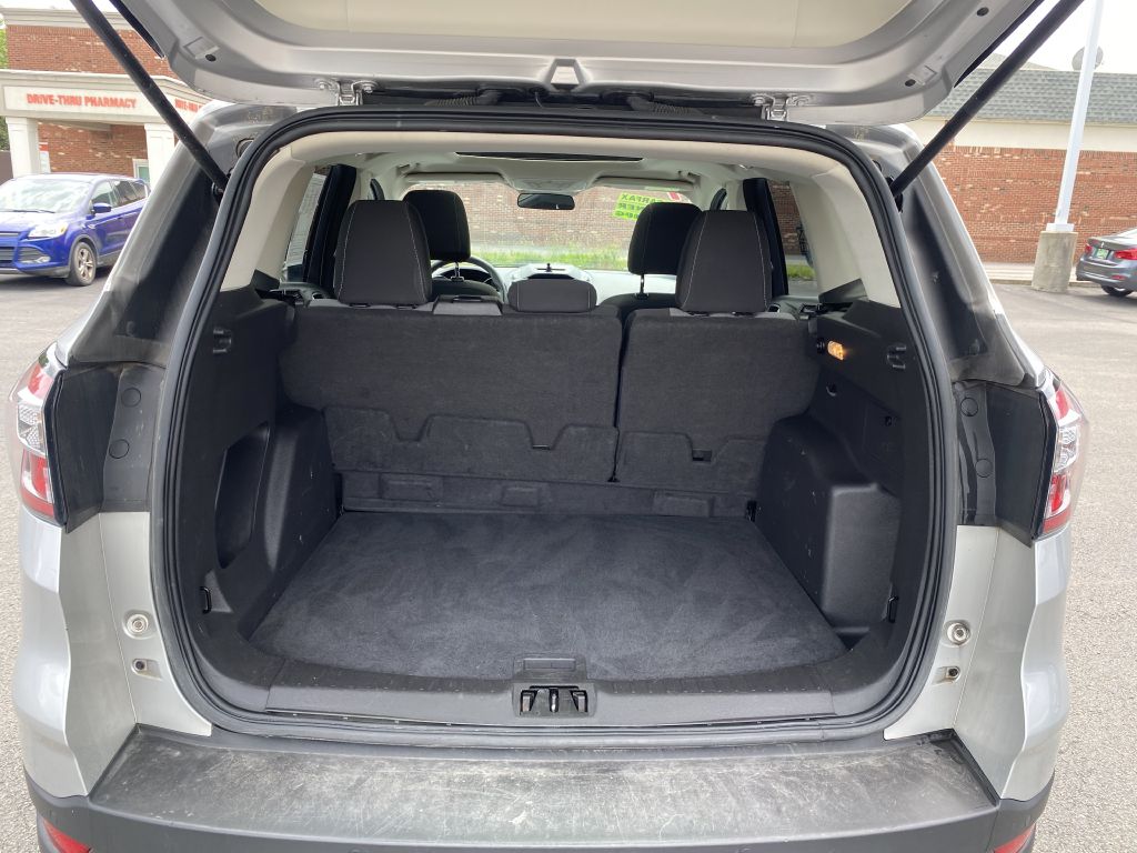 Photo 16 of this FORD ESCAPE