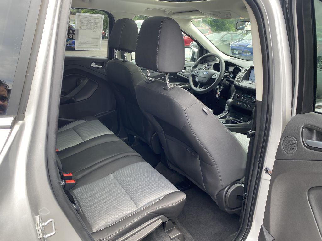 Photo 17 of this FORD ESCAPE
