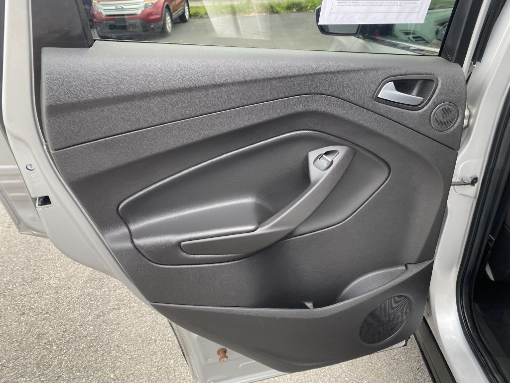 Photo 21 of this FORD ESCAPE