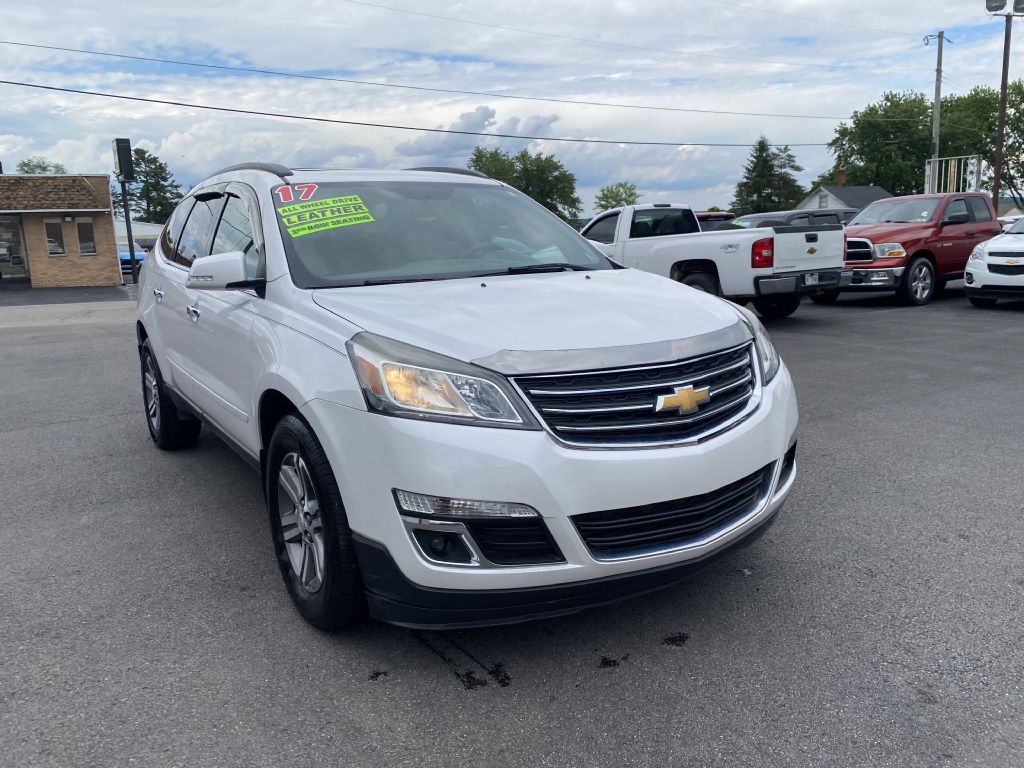 Photo 3 of this CHEVROLET TRAVERSE