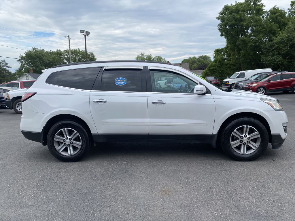 Photo 4 of this CHEVROLET TRAVERSE