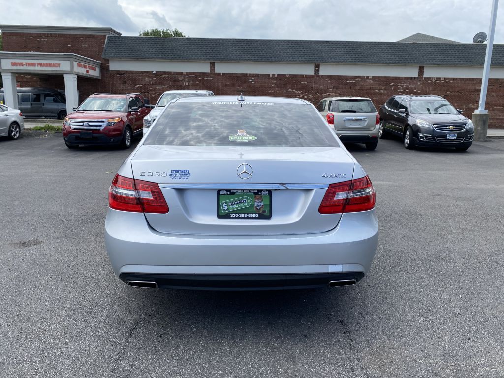 Photo 6 of this MERCEDES-BENZ E-CLASS