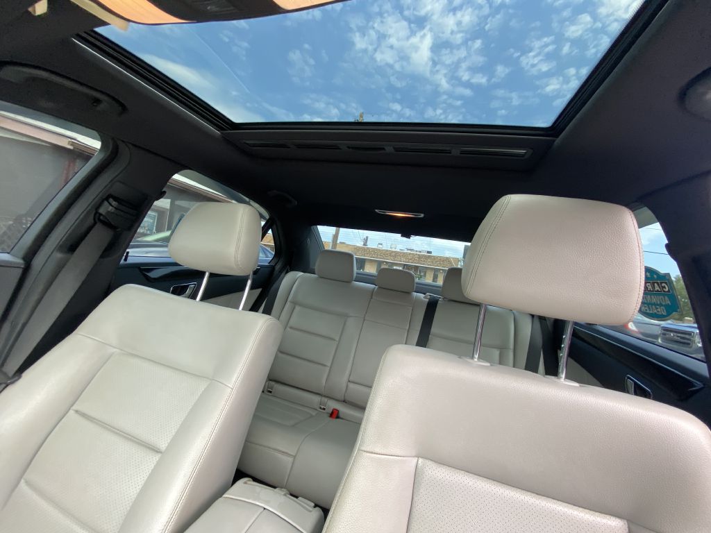 Photo 18 of this MERCEDES-BENZ E-CLASS