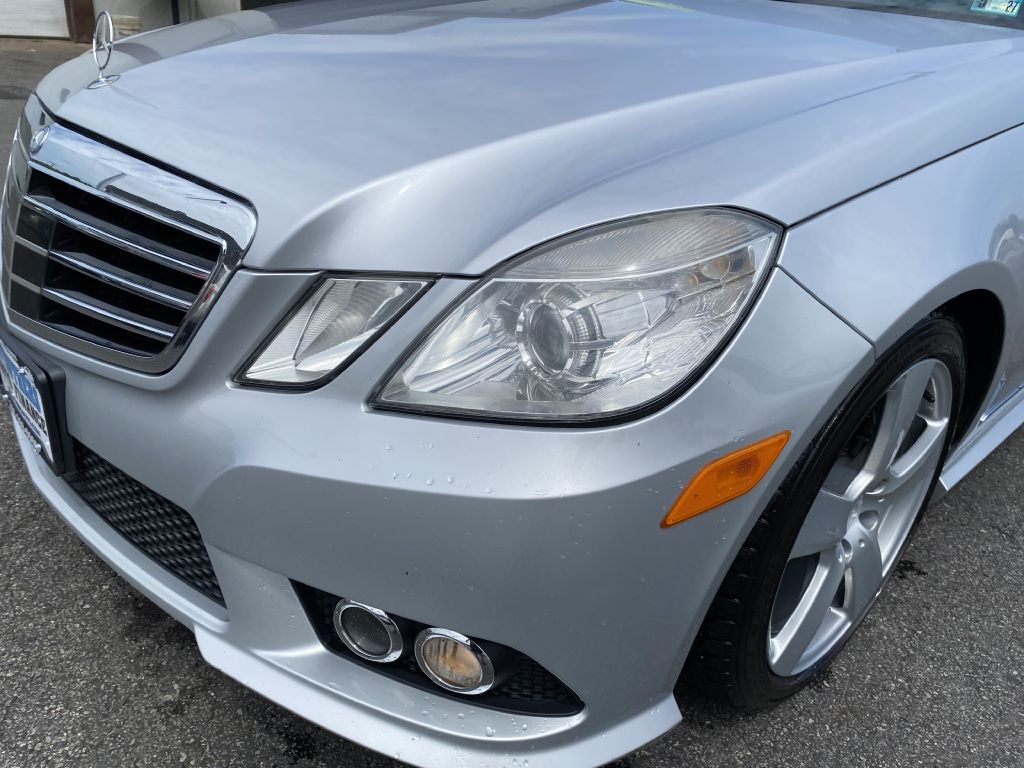 Photo 24 of this MERCEDES-BENZ E-CLASS