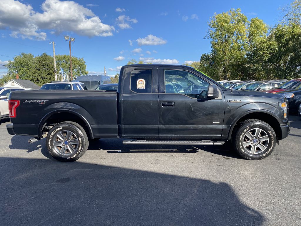 Photo 4 of this FORD F150