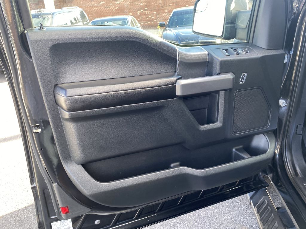 Photo 19 of this FORD F150