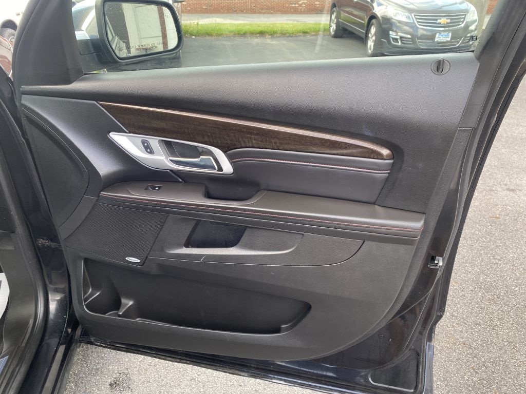 Photo 23 of this GMC TERRAIN