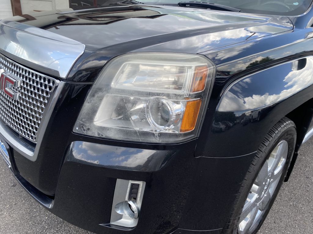 Photo 25 of this GMC TERRAIN