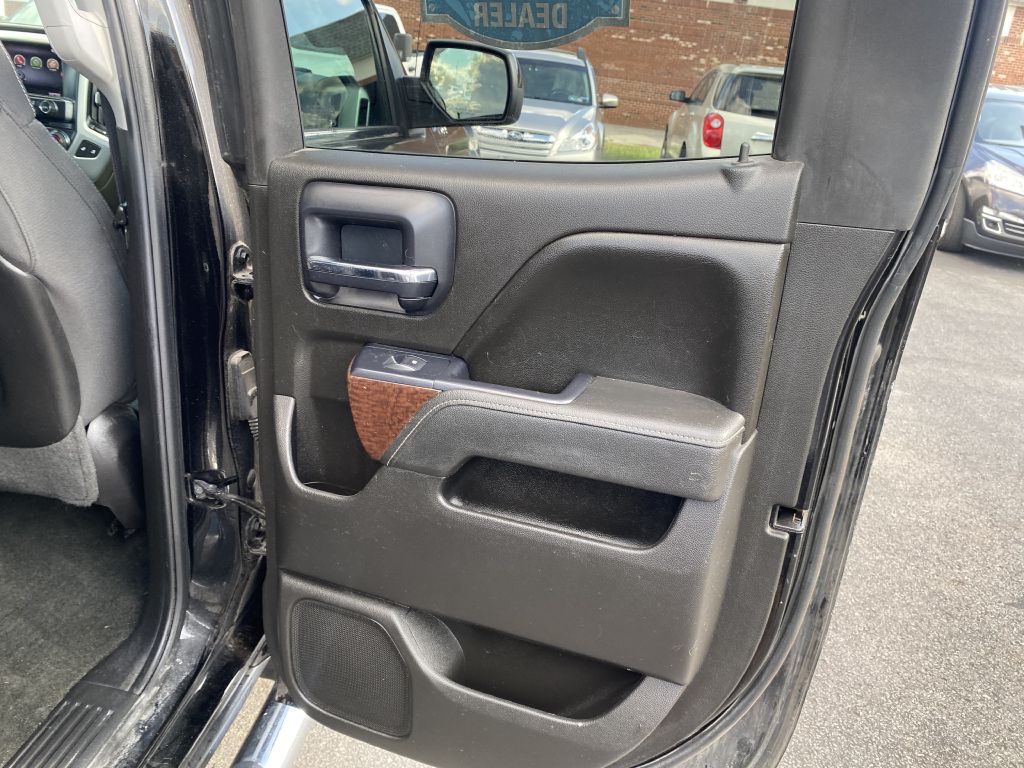 Photo 20 of this GMC SIERRA