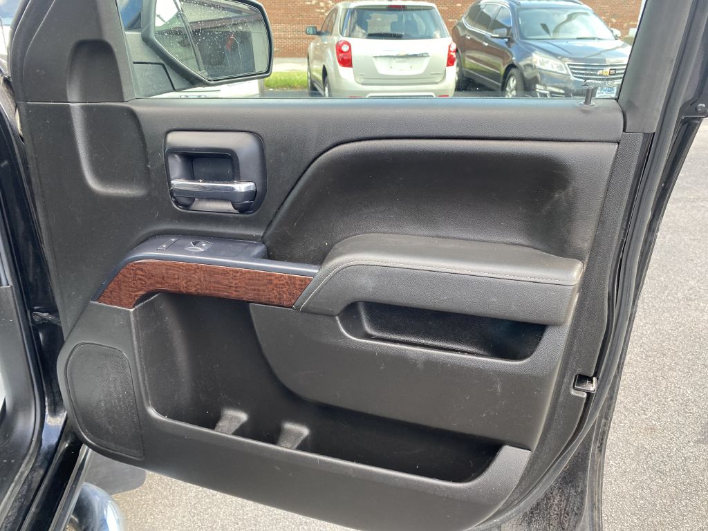 Photo 21 of this GMC SIERRA