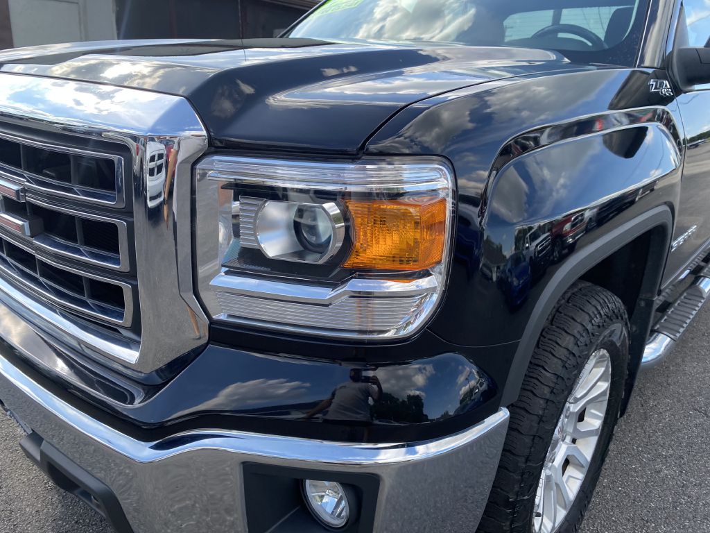 Photo 23 of this GMC SIERRA