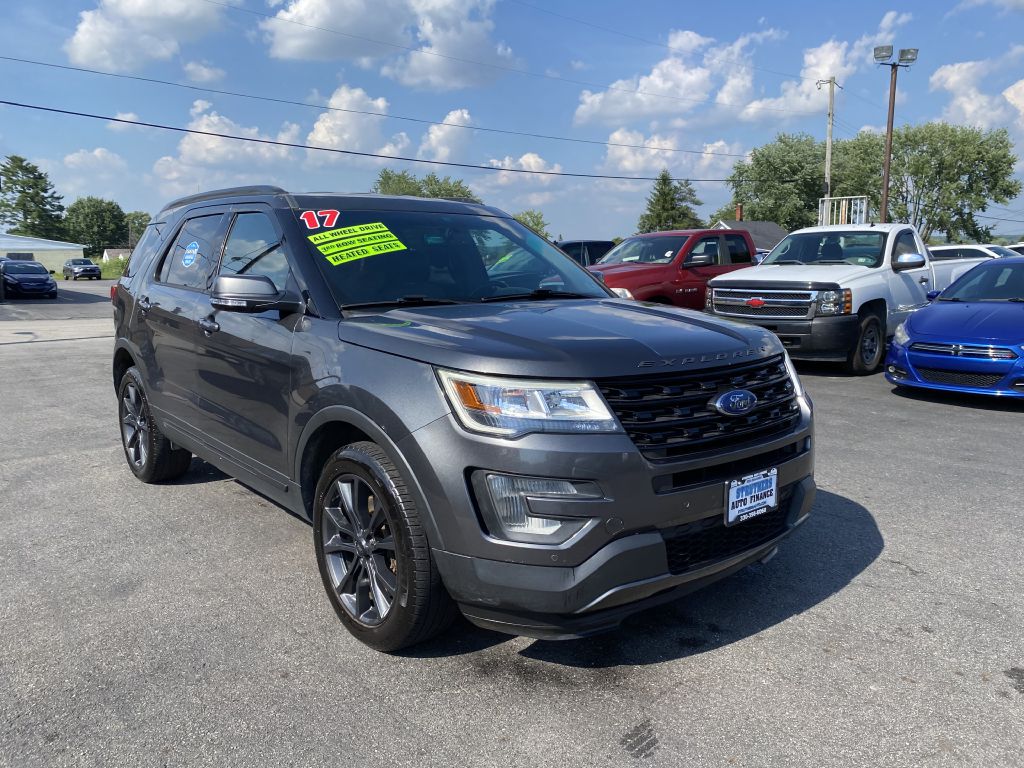 Photo 3 of this FORD EXPLORER