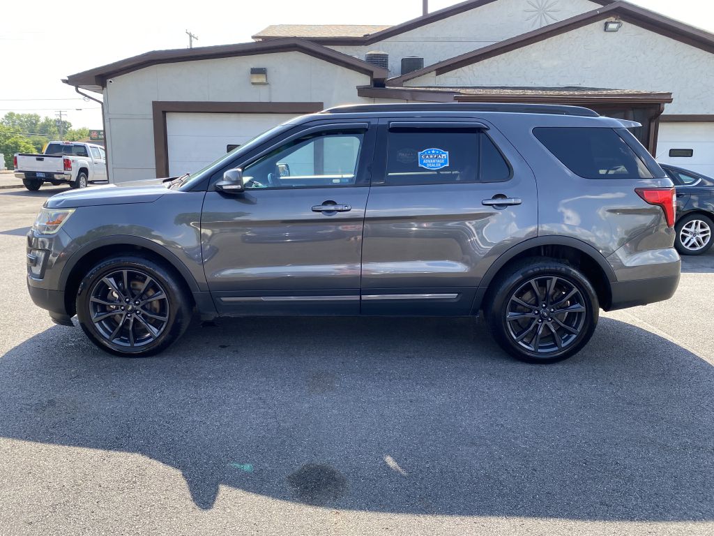 Photo 8 of this FORD EXPLORER