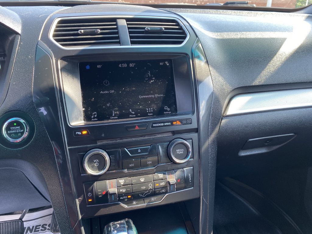 Photo 13 of this FORD EXPLORER