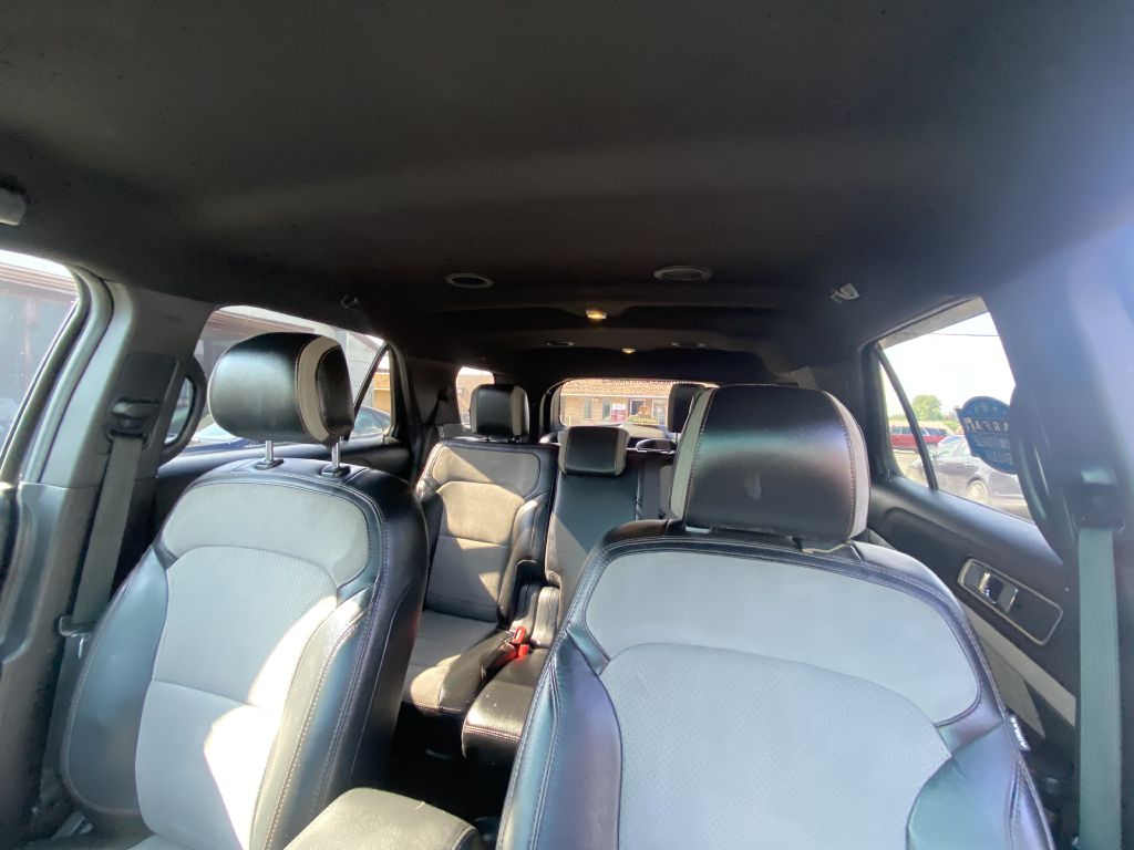 Photo 20 of this FORD EXPLORER