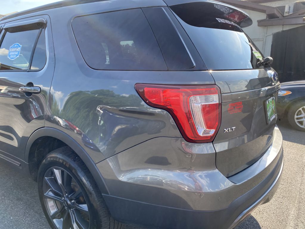 Photo 27 of this FORD EXPLORER