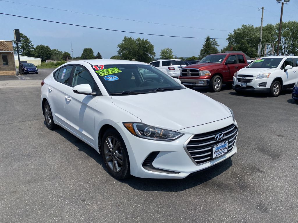 Photo 3 of this HYUNDAI ELANTRA