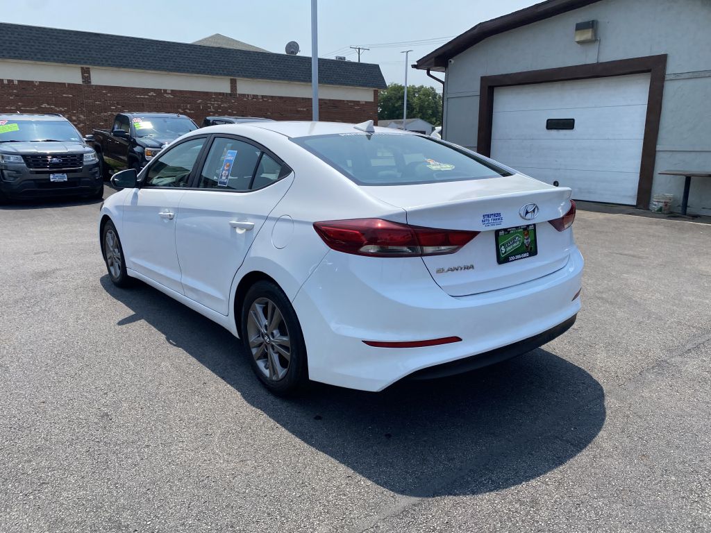 Photo 7 of this HYUNDAI ELANTRA