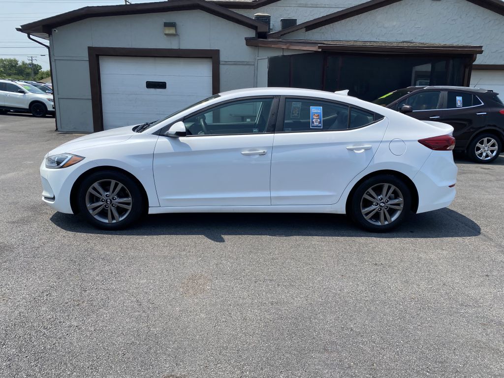 Photo 8 of this HYUNDAI ELANTRA
