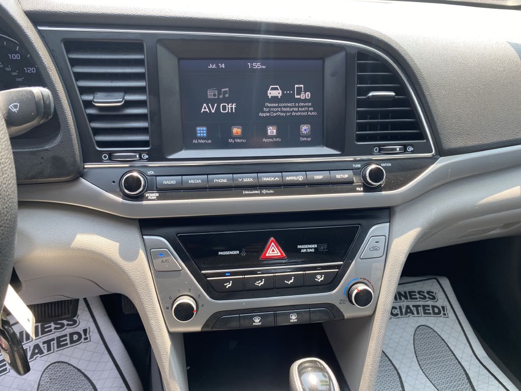 Photo 13 of this HYUNDAI ELANTRA