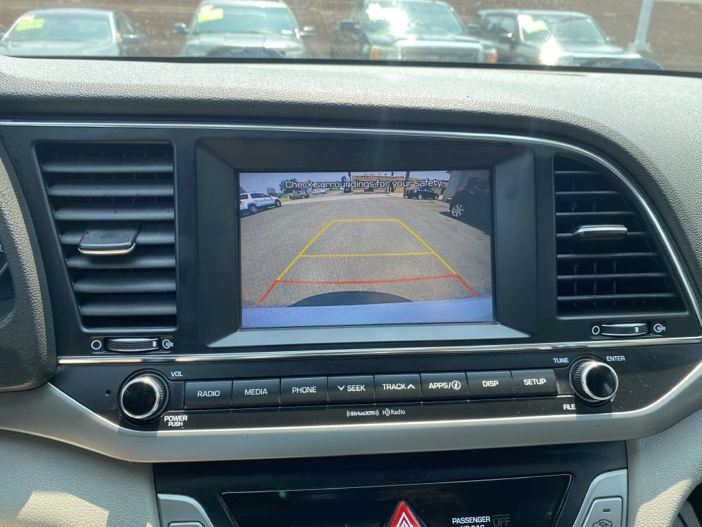 Photo 26 of this HYUNDAI ELANTRA