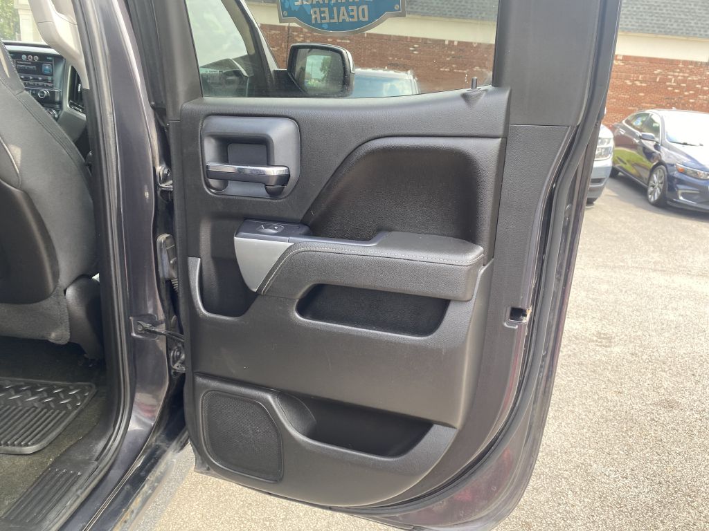 Photo 21 of this CHEVROLET SILVERADO 1500