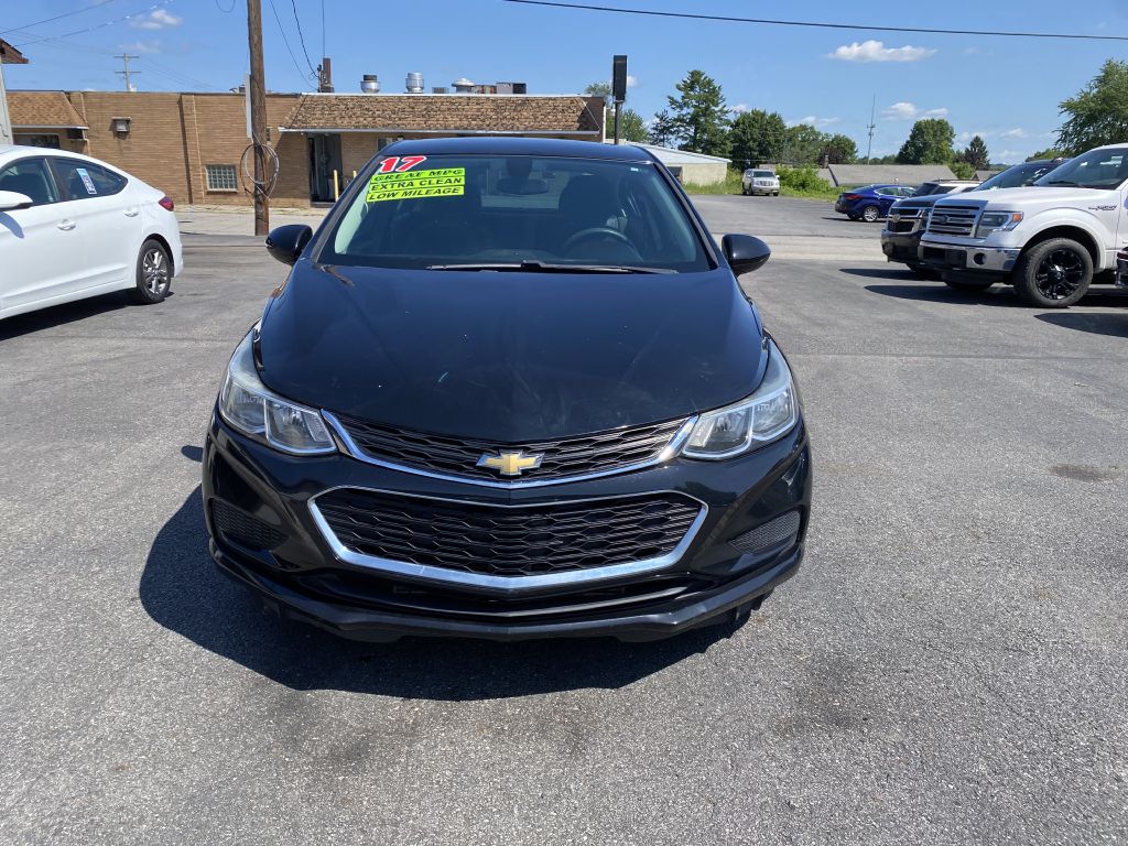 Photo 2 of this CHEVROLET CRUZE