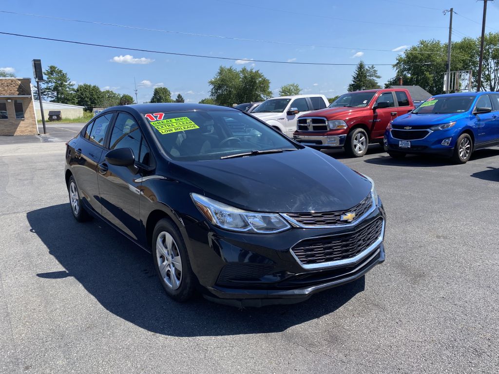 Photo 3 of this CHEVROLET CRUZE