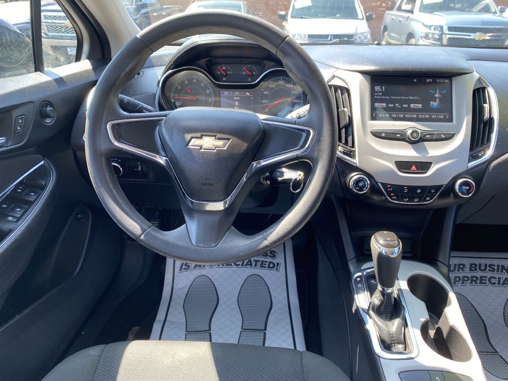 Photo 10 of this CHEVROLET CRUZE