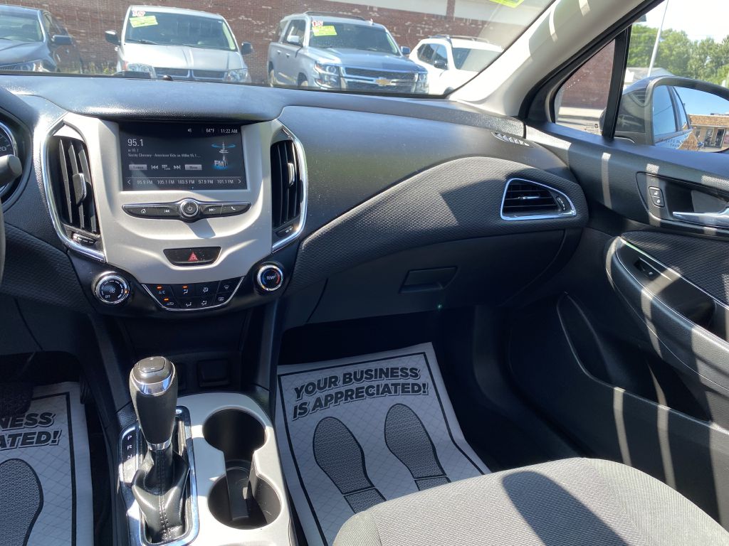 Photo 11 of this CHEVROLET CRUZE