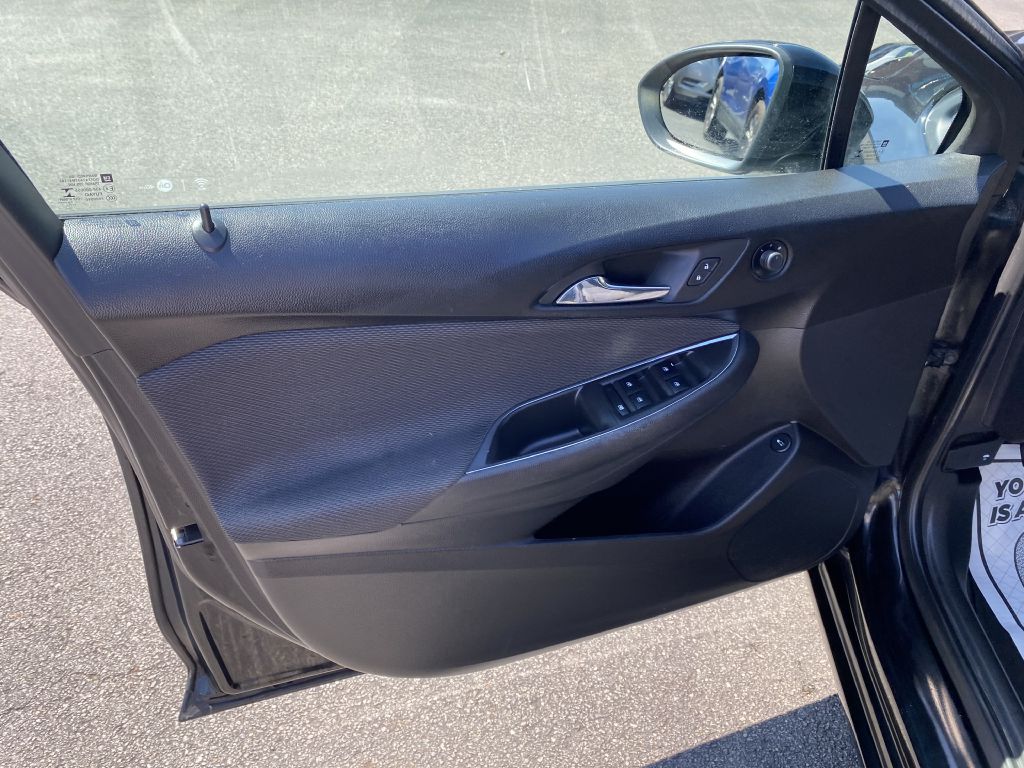 Photo 19 of this CHEVROLET CRUZE