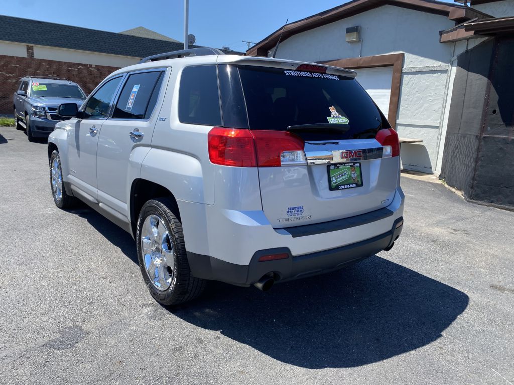 Photo 7 of this GMC TERRAIN