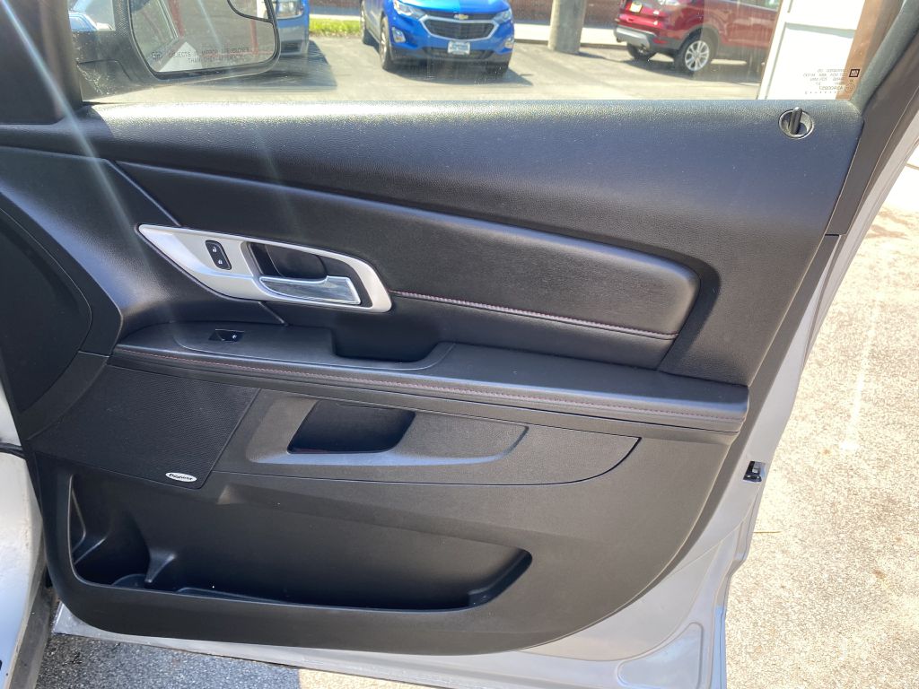Photo 23 of this GMC TERRAIN