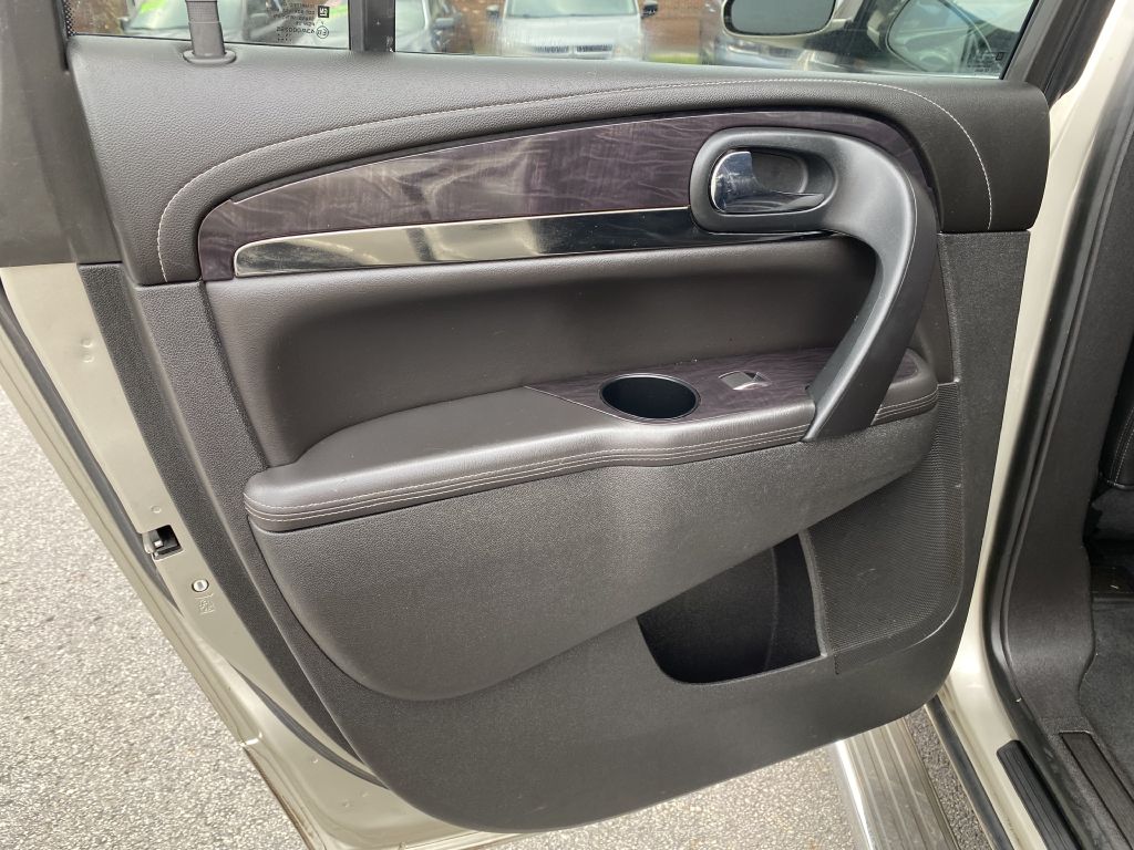 Photo 22 of this BUICK ENCLAVE