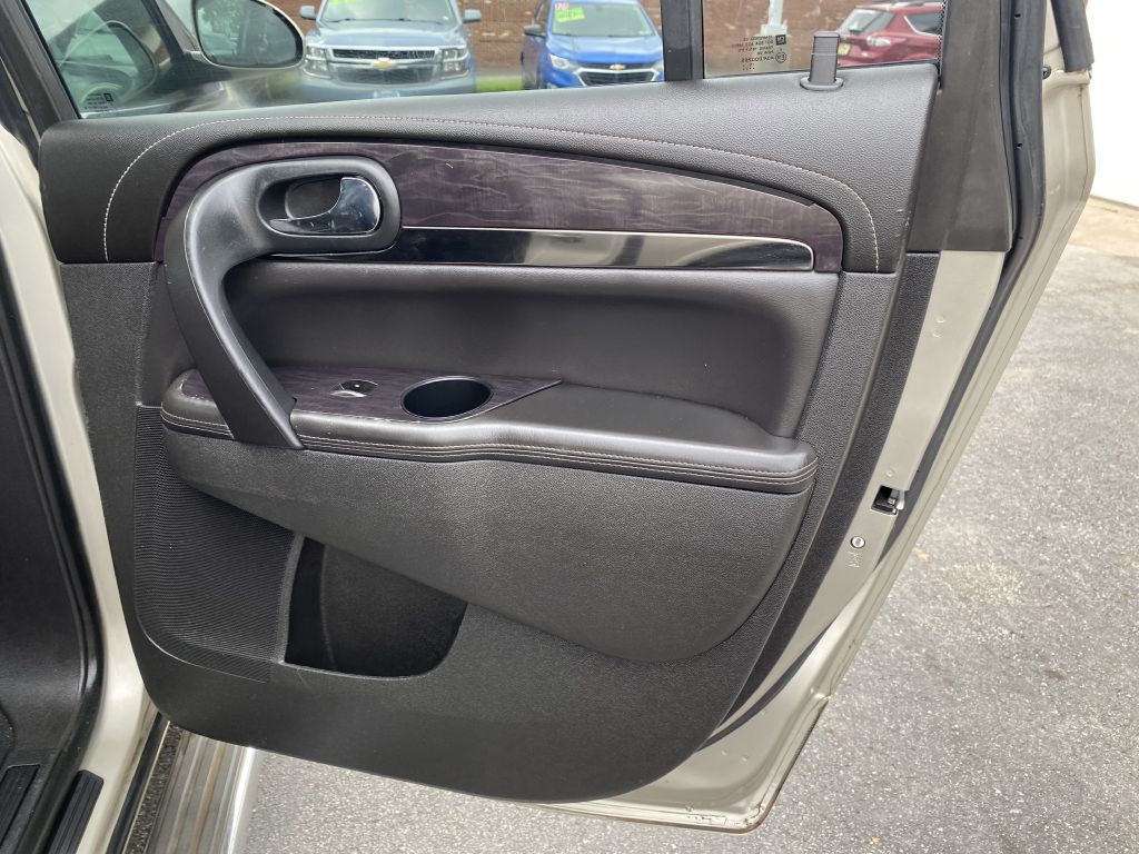 Photo 23 of this BUICK ENCLAVE