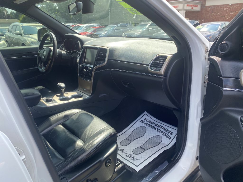 Photo 18 of this JEEP GRAND CHEROKEE