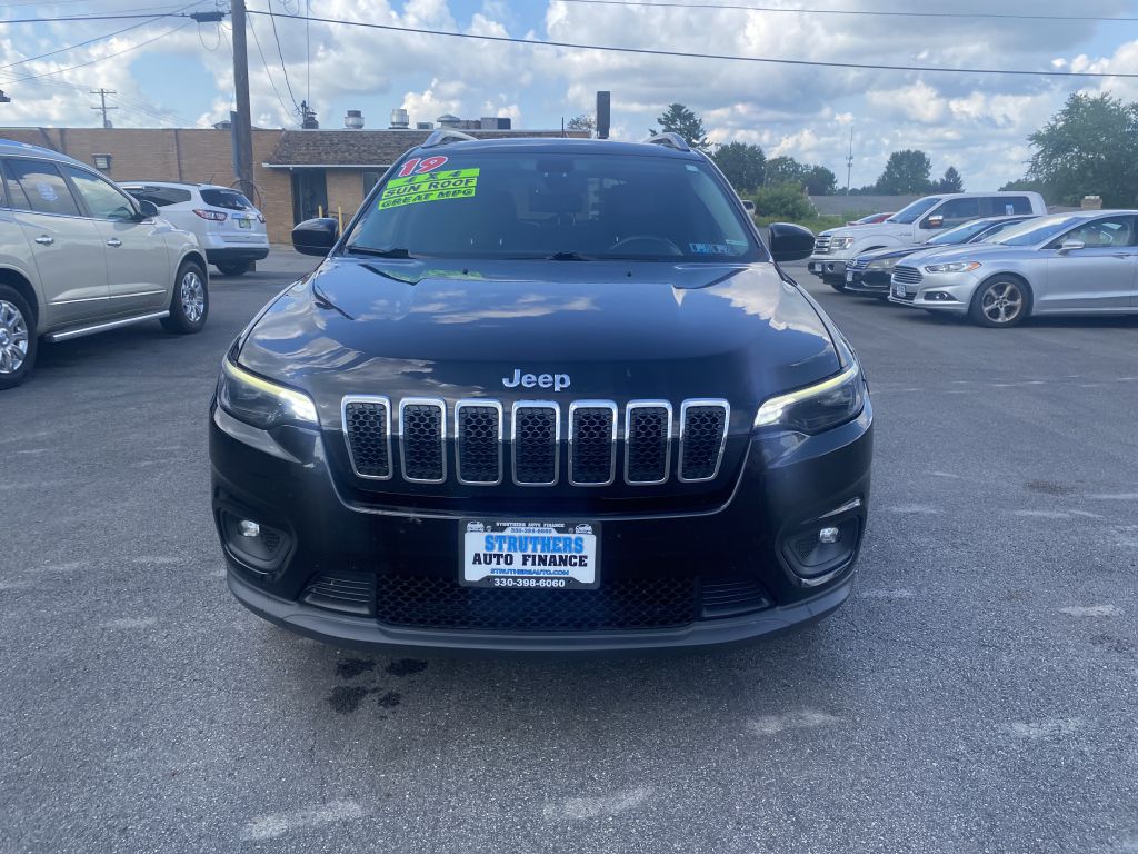Photo 2 of this JEEP CHEROKEE